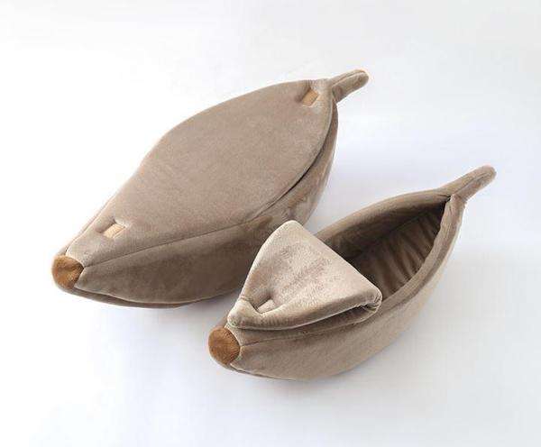 Handheld garlic press for fast crushing